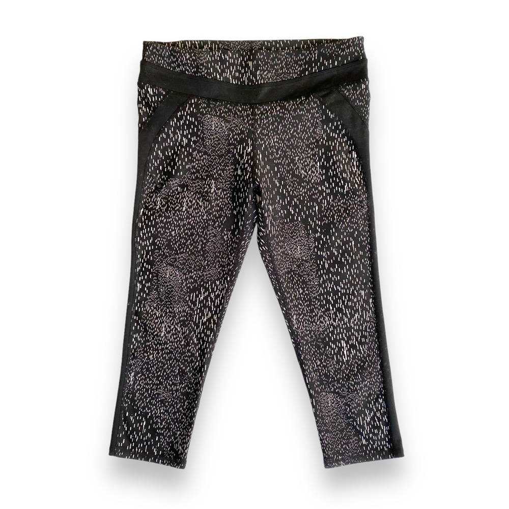 Fabletics Powerhold Capri Leggings Black With White Pants Crop Size Medium